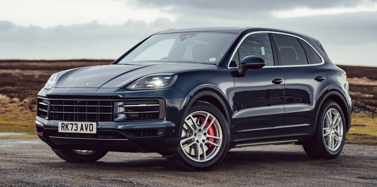 Porsche Cayenne facelift on roadside